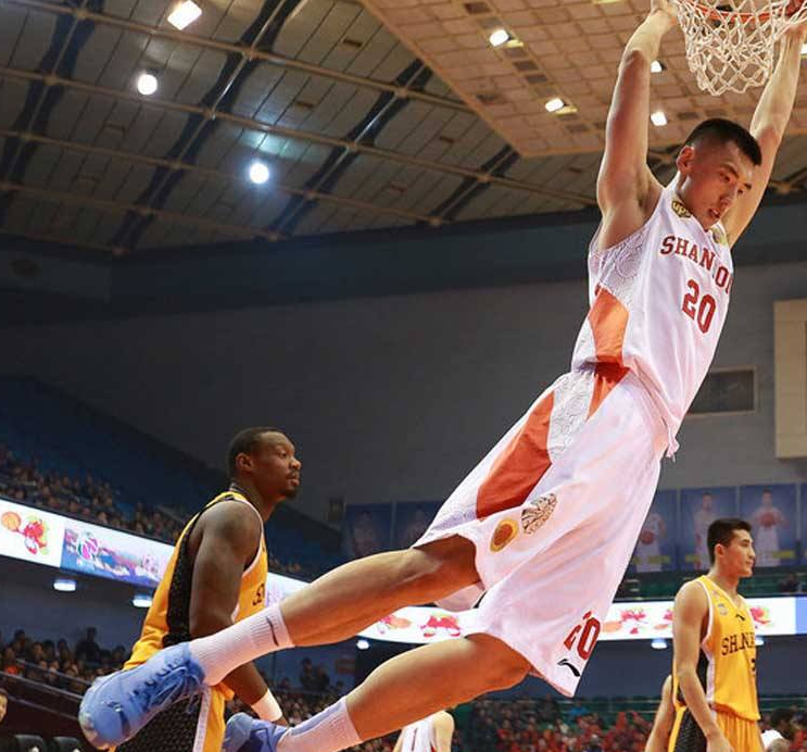 天津队鏖战青岛队，陶汉林点燃赛场