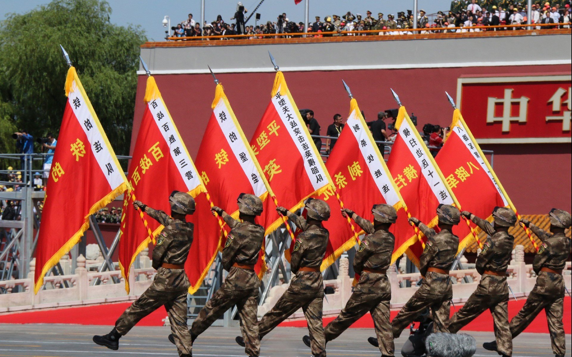 开云体育app-沙漠风暴席卷南美，卡塔尔2026世界杯爆冷击溃秘鲁，迪亚斯上演进攻端王者归来